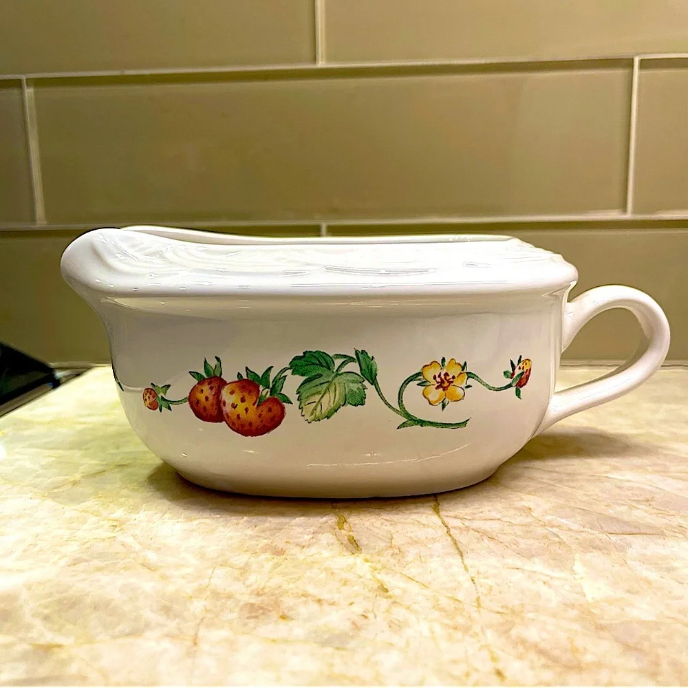 Pfaltzgraff Berry Basket Gravy Boat.  Made in USA